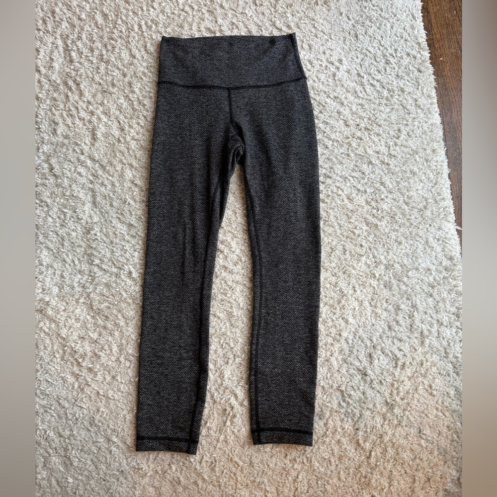 Women's Lululemon Leggings Size S Gray